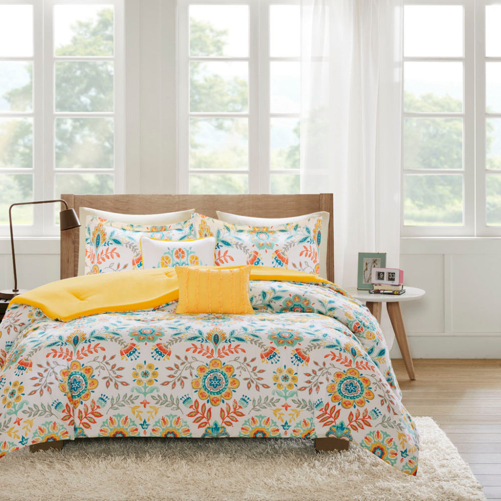 Full/Queen Comforter Set