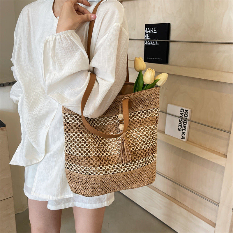 Summer straw shoulder bags